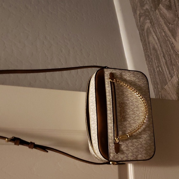 Mk small east west with chain crossbody bag - Picture 2 of 8